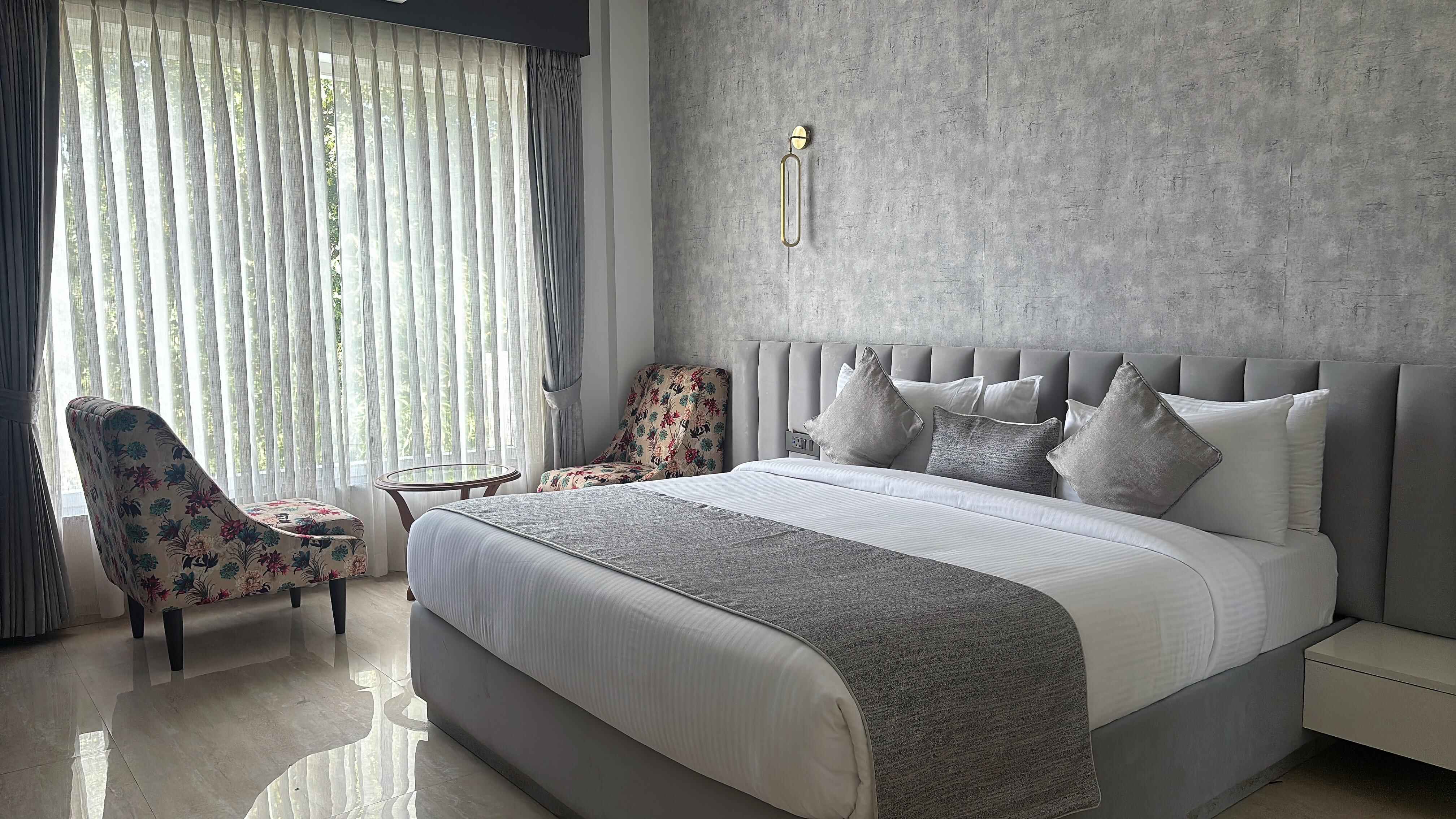 Suite Living Room & Bedroom Area